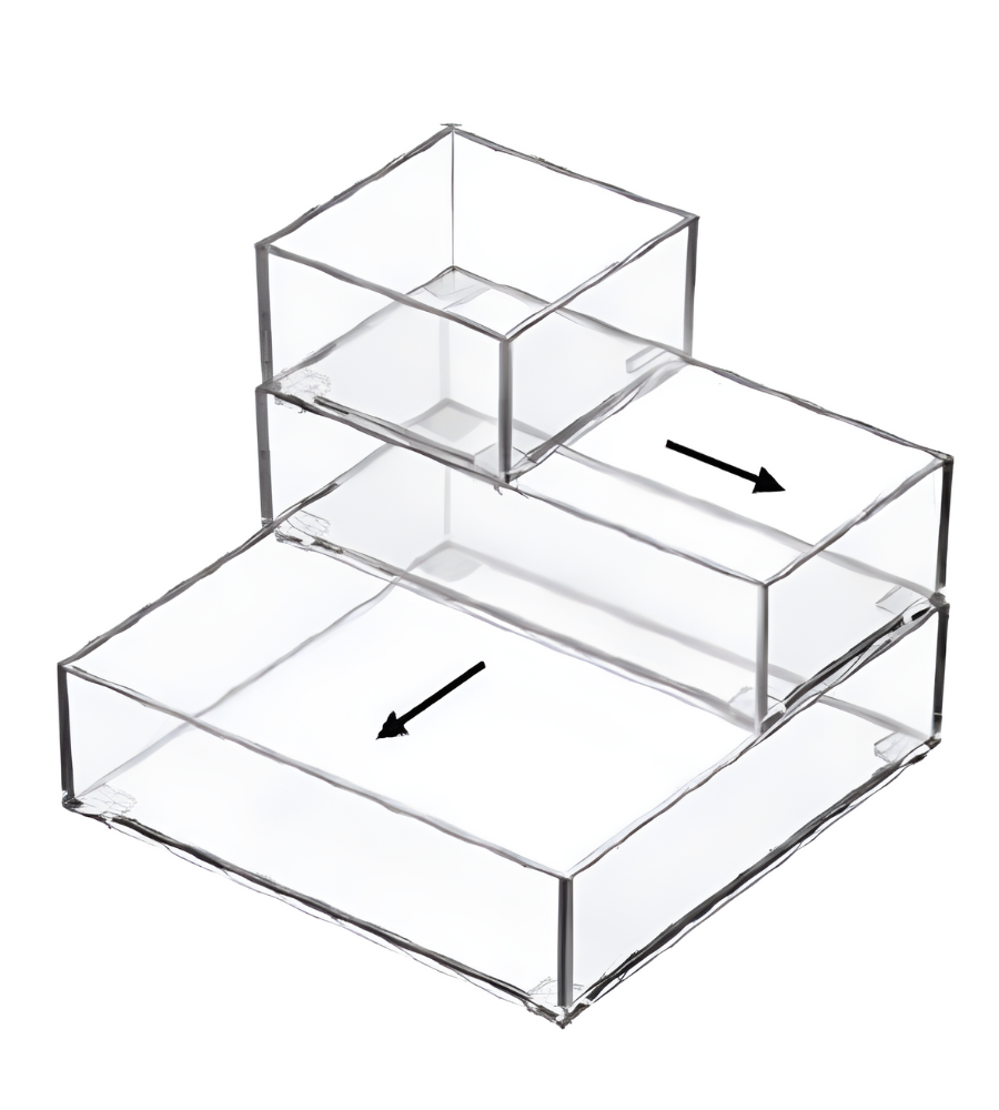 Drei durchsichtige SLIDE Schubladen Organizer Boxen von BNB x VCN sind treppenförmig gestapelt und mit schwarzen Pfeilen versehen, die zeigen, wie man sie aufziehen kann - ideal als Stapelbar Organizer für einfache Aufbewahrung und Zugriff.
