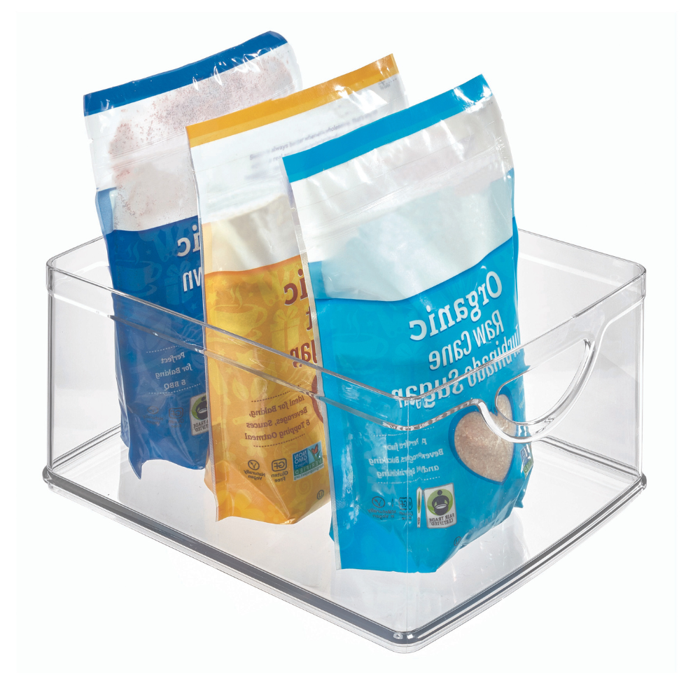 Das iDesign Kühlschrank-Set MINI (5-teilig) fasst drei aufrecht stehende, wiederverschließbare Beutel mit Bio-Rohrohrzucker in blau-gelber Verpackung.