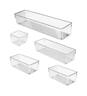 Das iDesign Schubladen Organizer-Set LINUS - HOCH (5-teilig) besteht aus drei rechteckigen und zwei quadratischen Kunststoffbehältern in verschiedenen Größen, die sich ideal zum Organisieren von Schubladen eignen. Alle fünf Teile sind übersichtlich auf einem weißen Hintergrund angeordnet.