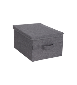 Die Bigso SOFT Aufbewahrungsbox Grau M (40x30x22cm) ist eine rechteckige Aufbewahrungsbox aus grauem Stoff mit Deckel und Griff an der Vorderseite, zusammenklappbar für eine einfache Aufbewahrung und stapelbar, um Platz zu sparen, abgebildet auf einem schlichten weißen Hintergrund.