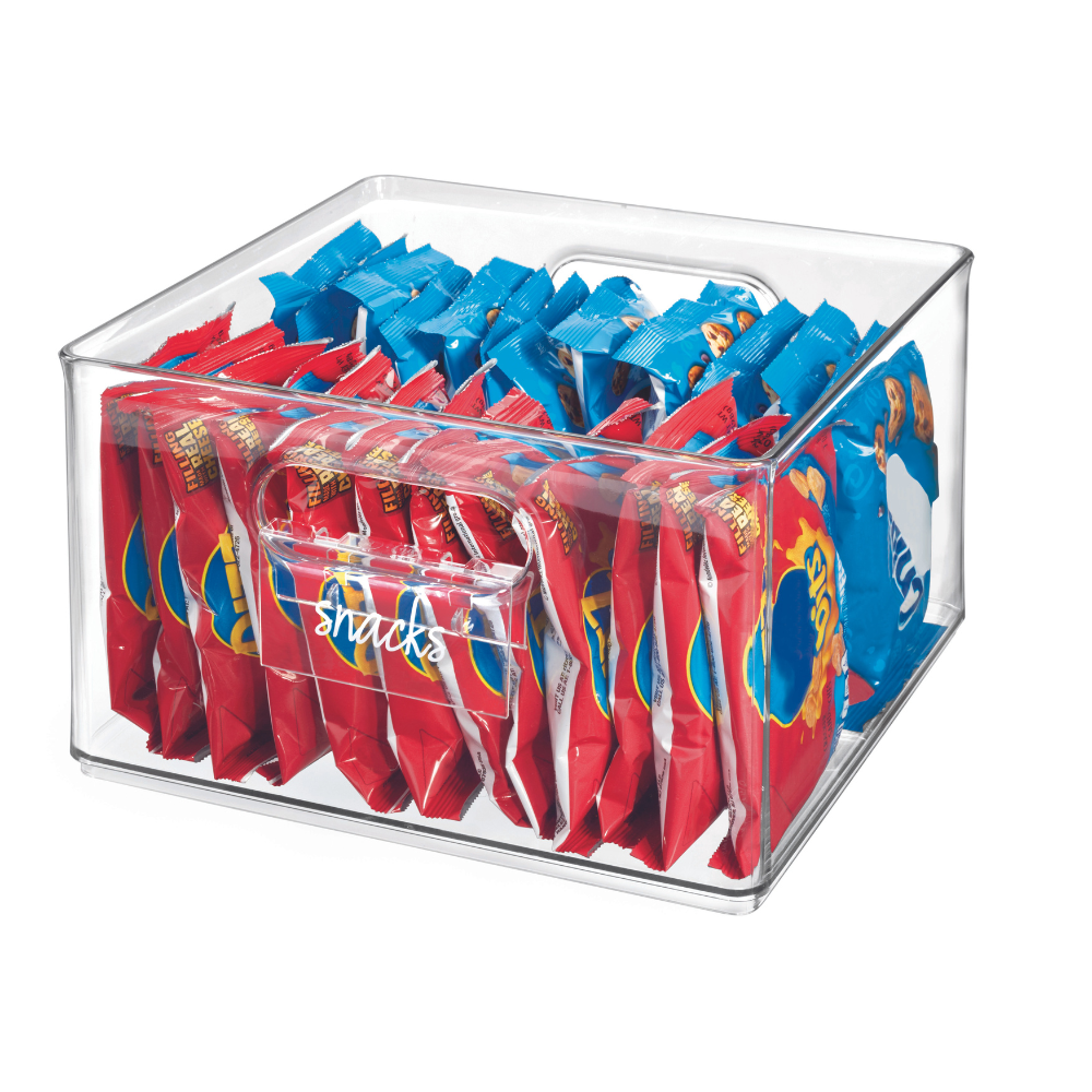 Der iDesign HOME EDIT Etikettenhalter KLAR (Set 3 Stk.) ist ein klarer Behälter ideal für die Organisation von mehreren Snacks in roten und blauen Verpackungen, mit beschriftbaren Abschnitten für eine einfache Beschriftung.